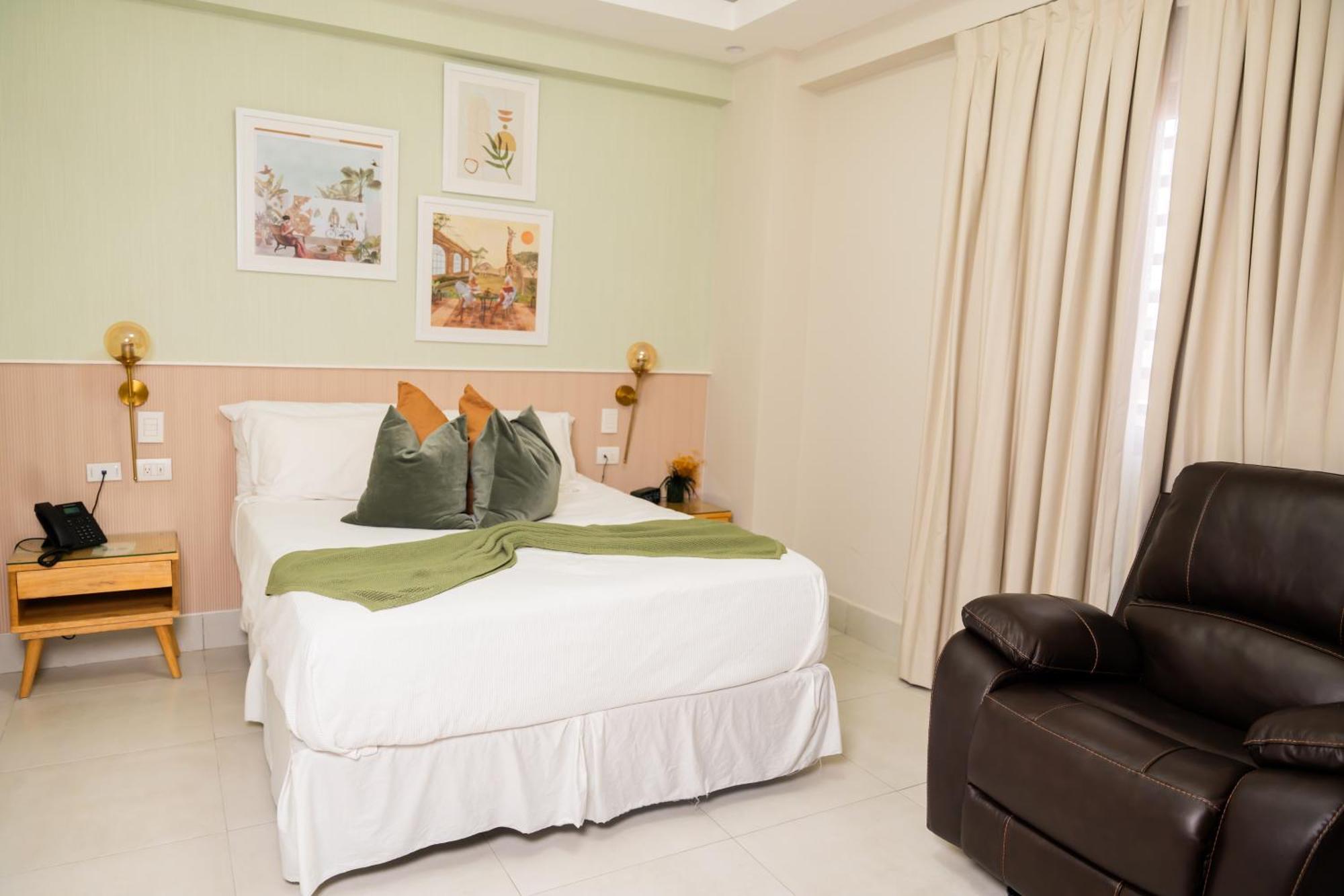Hotel Stay Here Suites 산토도밍고 외부 사진