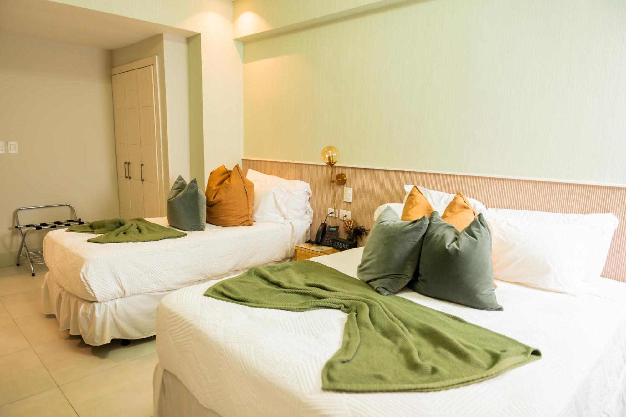 Hotel Stay Here Suites 산토도밍고 외부 사진
